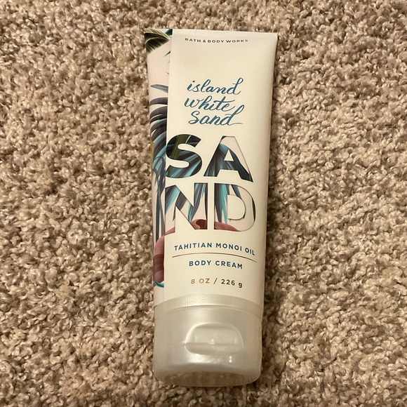 Bath and body works island white sands body cream